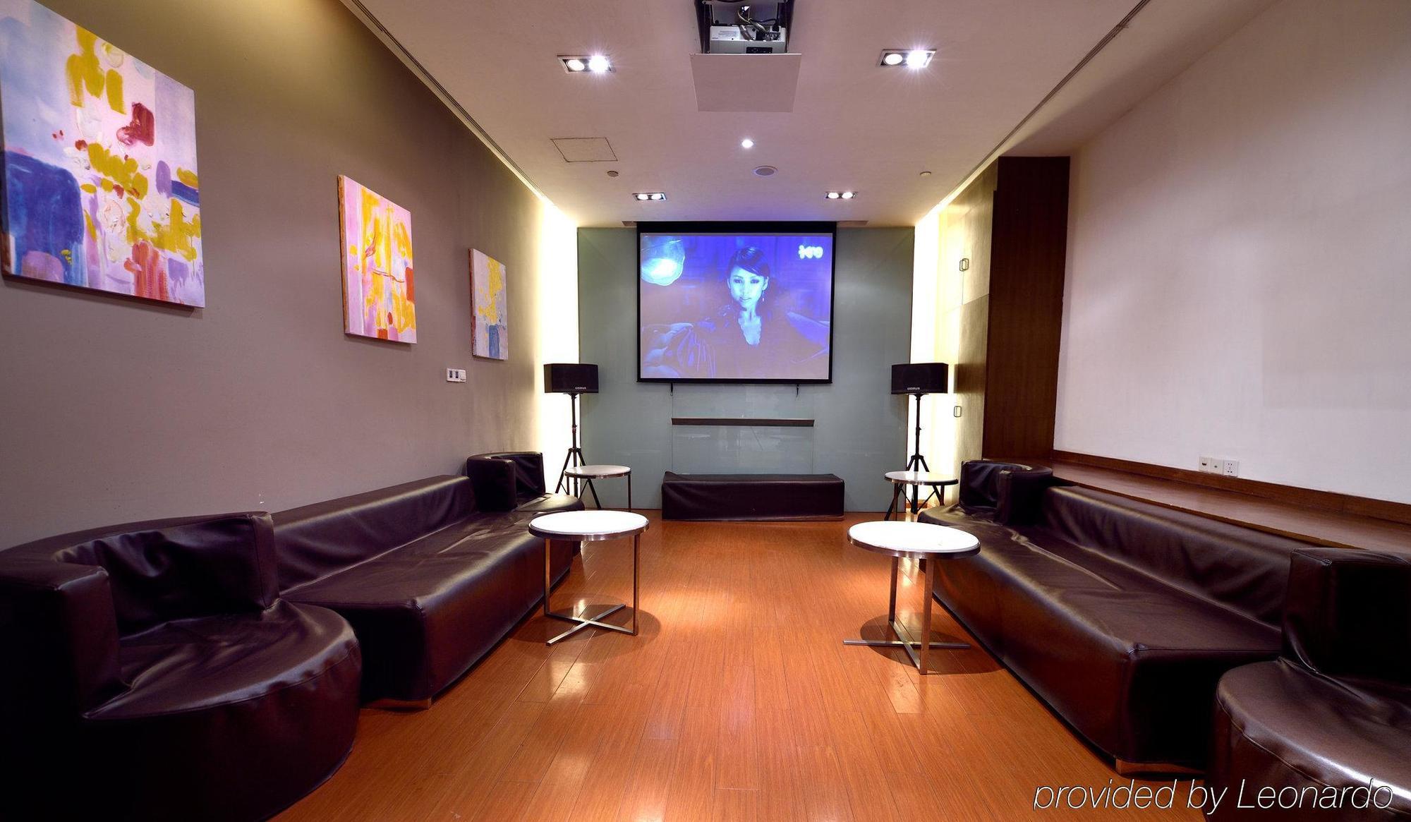 Holiday Inn Express Shanghai Nanhuizui Экстерьер фото